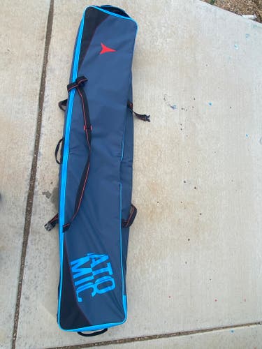 Used Atomic Ski/Snowboard Bag