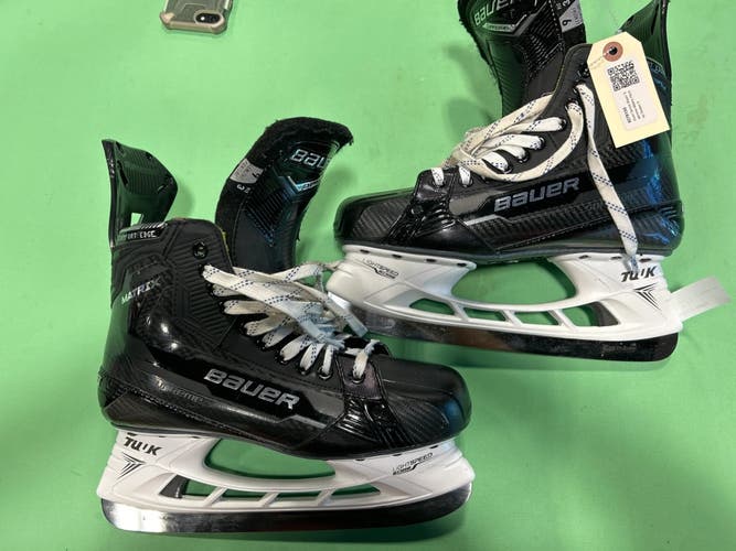 Used Senior Bauer Supreme Matrix Hockey Skates Size 9