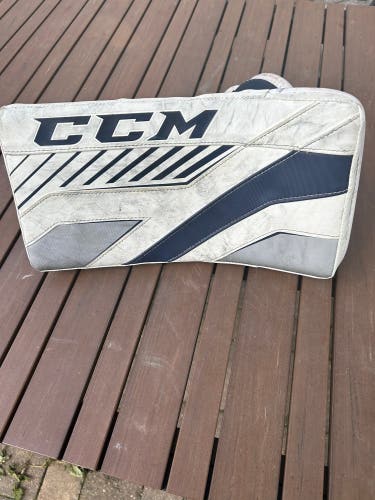 Used Regular CCM Axis 1.5 Junior Blocker