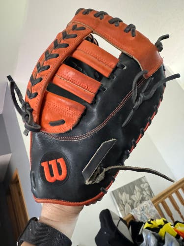 Wilson A2000 MC24 Baseball Glove First base Mitt