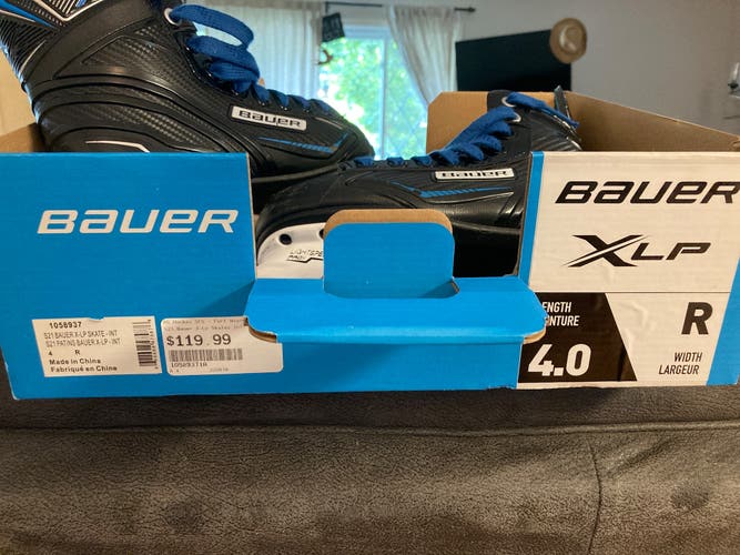 Used Intermediate Bauer Regular Width Size 4 X-LP Hockey Skates