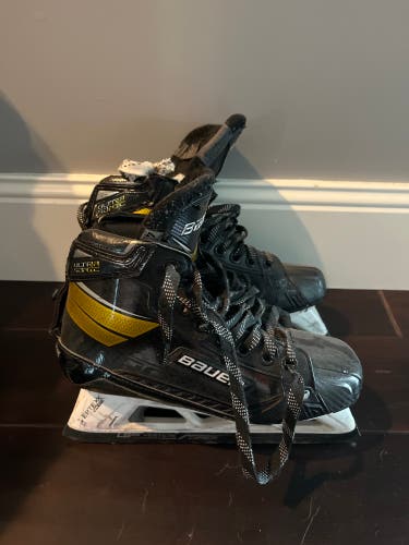 Used Junior Bauer Regular Width  Size 4.5 Supreme UltraSonic Hockey Goalie Skates