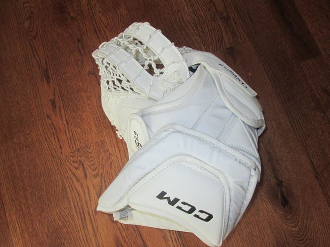 Used CCM Axis 2.9 Full Right senior goalie glove