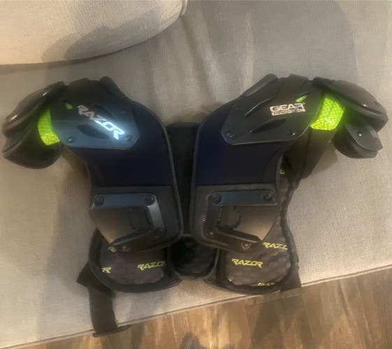 Razor RZ7 Shoulder Pads L