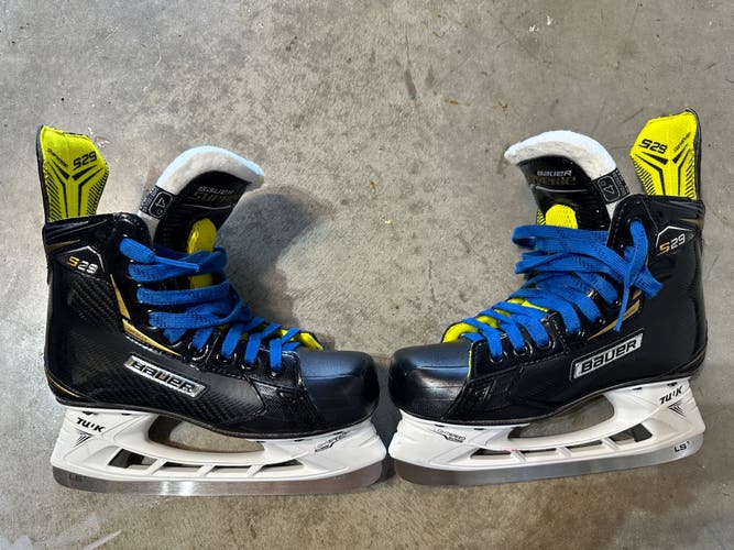 Used Intermediate Bauer Regular Width Size 4 Supreme S29 Hockey Skates