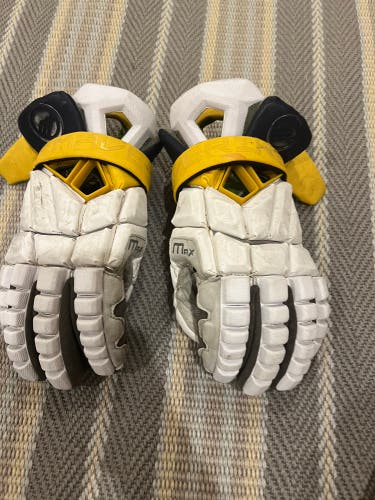 Used  Maverik 13" M5 Lacrosse Gloves Choate High School
