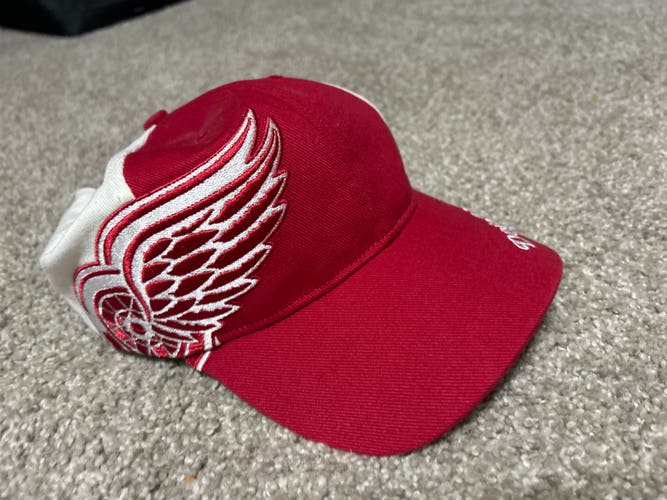 Detroit Red Wings logo hat