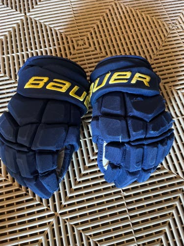 Bauer Supreme Ultra Sonic hockey gloves