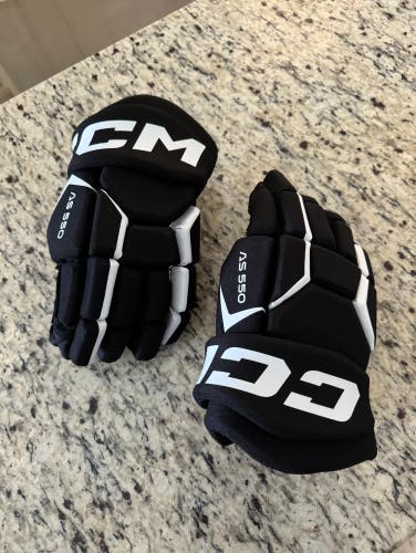 CCM AS 550 gloves