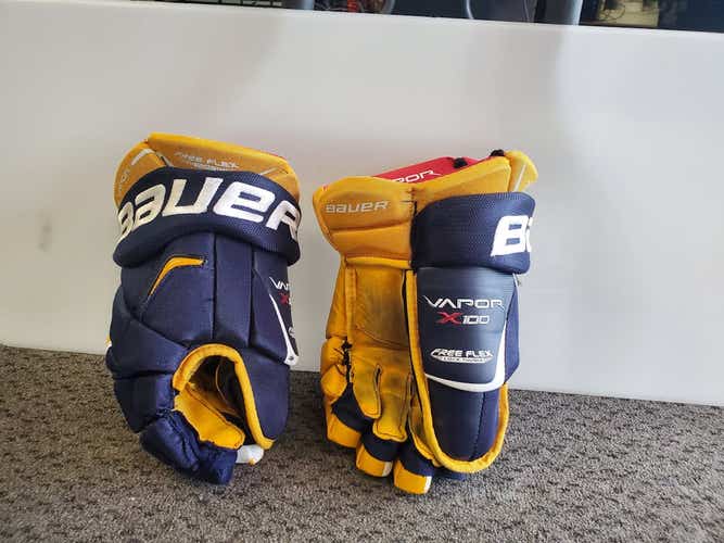 Used Bauer X100 14" Hockey Gloves