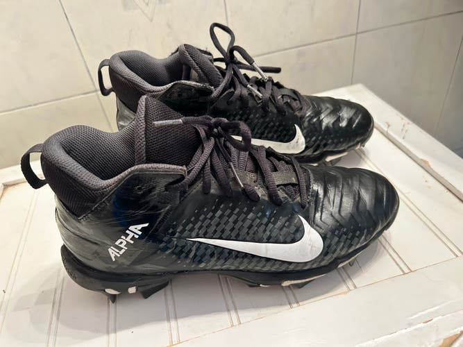 Used Youth Nike Mid Top Molded Cleats