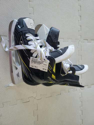 Used Ccm 3092 Junior 04.5 Ice Hockey Skates
