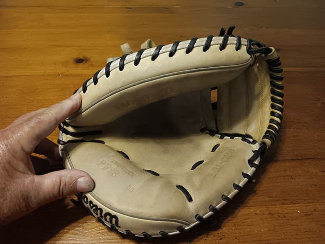2023 Wilson A2000 PF33SS Blonde/Gray 33" Catcher's Glove WBW10098433 Mitt RHT Dustin Pedroia model