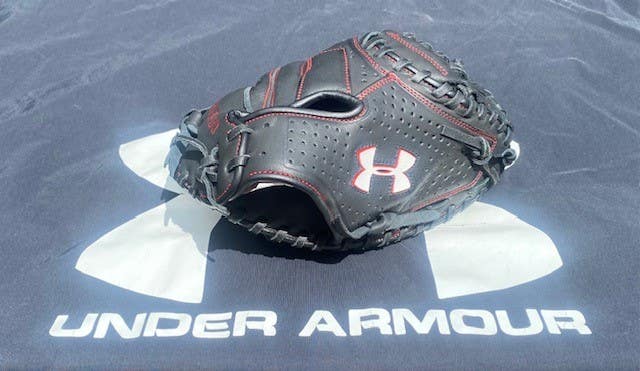 New 2018 Right Hand Throw Under Armour Catcher's Baseball Glove 31.5"