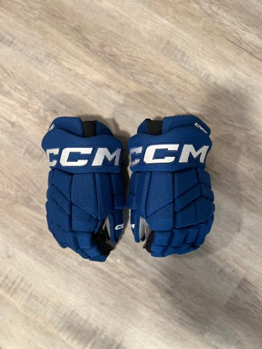Andrei Kuzmenko CCM Gloves