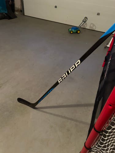 Bauer Nexus Pro Stock Senior Hockey Stick | 87 flex-Right-P92