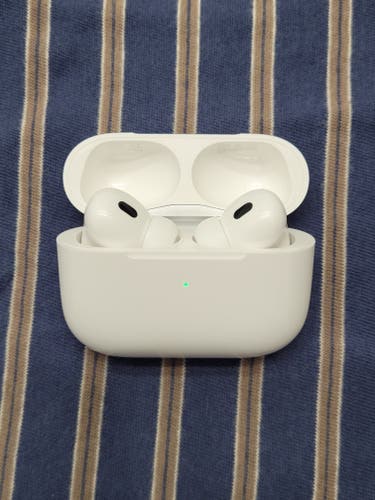 Apple Airpods Pro 2nd Generation With MagSafe Charging Case White