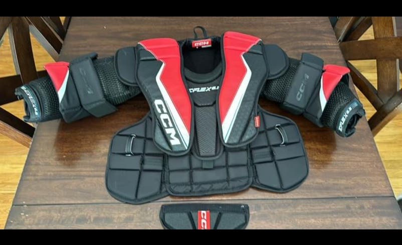 CCM Chest Protector Jr S/M