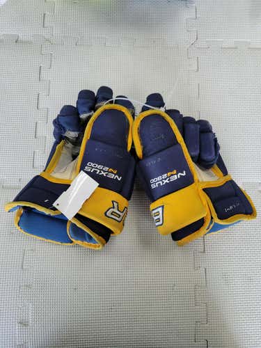 Used Bauer Nexus 2900 -hole- 12" Hockey Gloves