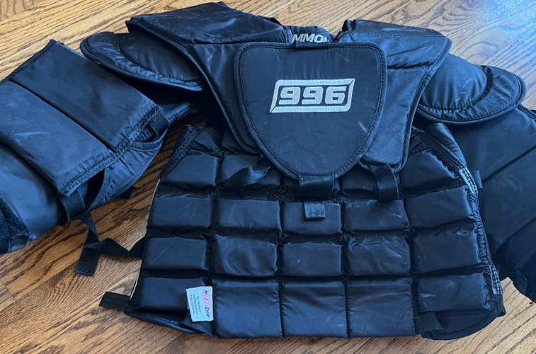 Used Simmons 996 Goalie Chest Protector