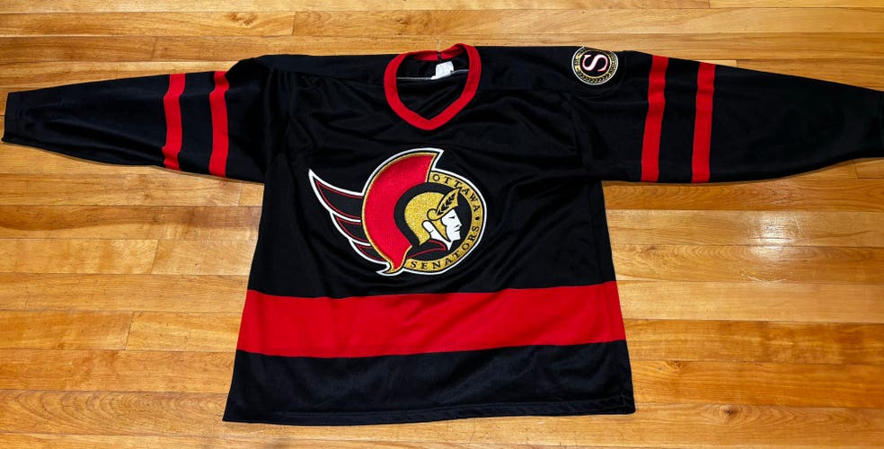 Vintage black Ottawa Senators jersey