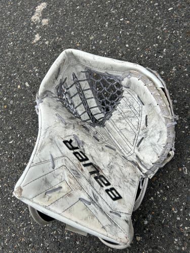 Regular Senior Bauer Supreme One.9 Goalie Glove