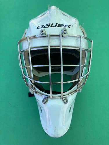 White Used Senior Bauer 940 Goalie Mask