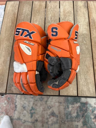 Syracuse STX Stallion 500 gloves