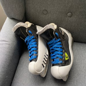 Used Junior Graf Regular Width Pro Stock Size 5 Pro G Hockey Goalie Skates