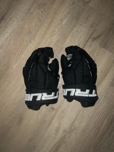 True hockey gloves