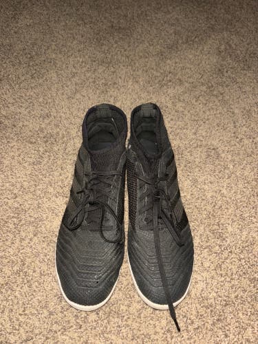 Black Used Size 8.5 Adidas Predator Indoor Cleats