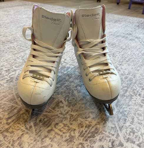 Used Riedell Figure Skates B Junior 2