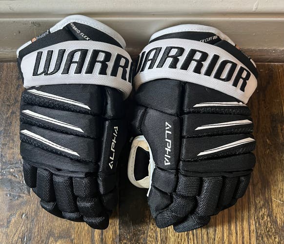 Used  Warrior 10" Alpha QX Pro Gloves - Like New