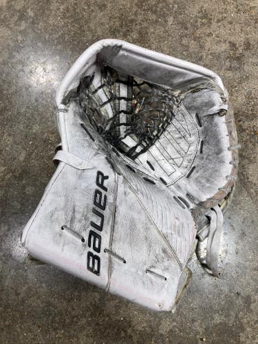 White Used Senior Bauer Supreme 3s Goalie Glove