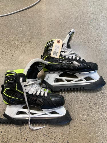 Used Intermediate Bauer GSX Hockey Goalie Skates Regular Width 6