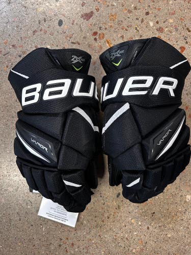 Like New Senior Bauer Vapor 2X Pro Gloves 13"