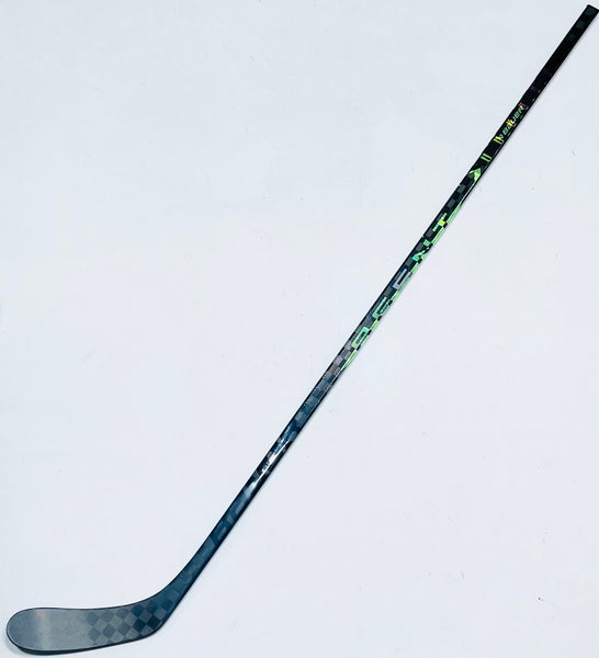 New Wyatt Johnson Bauer AG5NT Hockey Stick-RH-77 Flex-P28 (4MM)-Grip W/ Corner Tactile