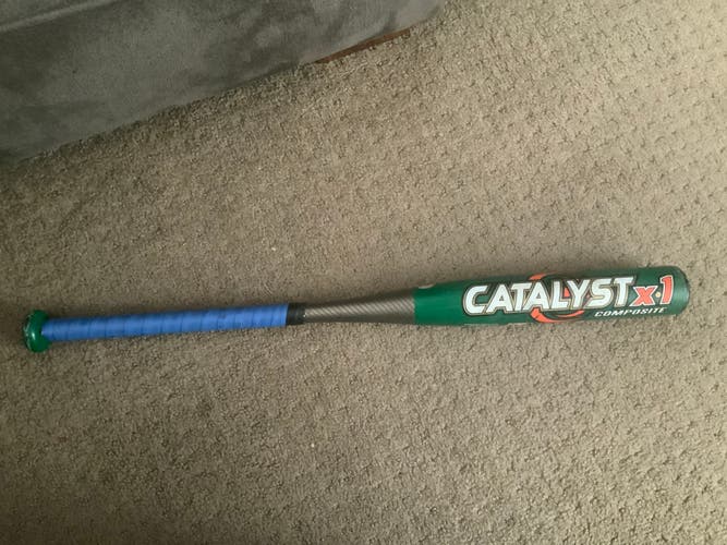 Used Louisville Slugger Catalyst Bat (-12) 17 oz 29"