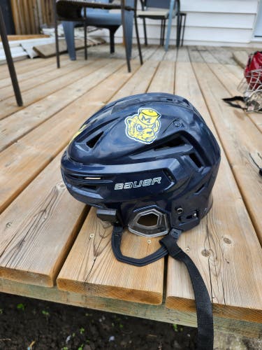 University of Michigan Medium Bauer Re-Akt 150 Helmet Pro Stock