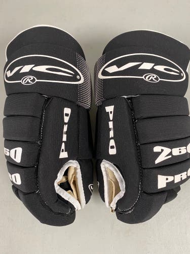 Vintage NEW Vic 260 Pro hockey gloves
