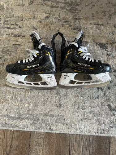 Used Bauer Supreme M5 Pro Hockey Skates Size 2D