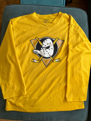 Yellow Jr Ducks New Adult medium practice jersey
