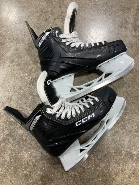 Used Senior CCM AS-550 Hockey Skates Regular Width 10