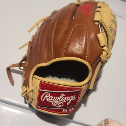 Used Right Hand Throw Rawlings Gold Glove Elite Baseball Glove 12"