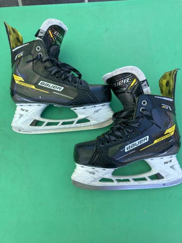 Used Intermediate Bauer Supreme M3 Hockey Skates Size 6