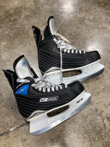 Used INT Bauer Nike Supreme 10 Hockey Skates Size 6