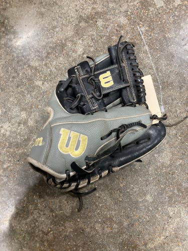 Wilson A2000 1786 Right Hand Throw Infield Baseball Glove 11.5"