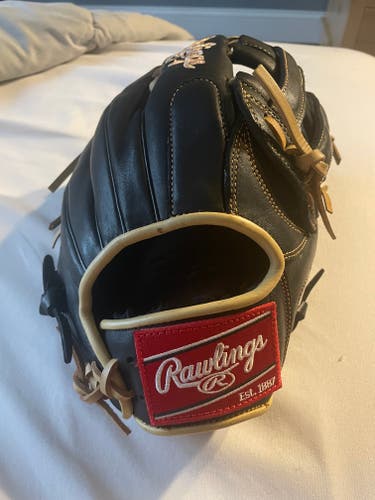 Used 2022 Right Hand Throw Rawlings Outfield Gold Glove Baseball Glove 12.75"