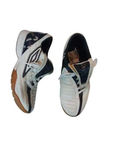 Used Umbro Senior 8 Indoor Soccer Indoor Shoes