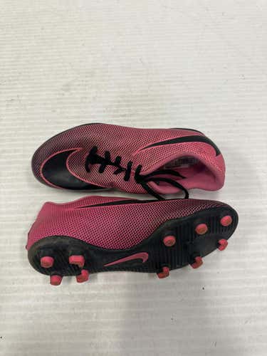 Used Nike Junior 04.5 Cleat Soccer Outdoor Cleats